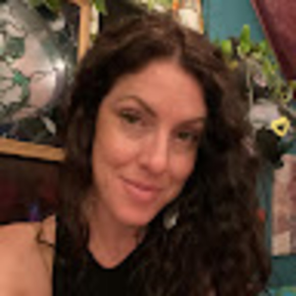 Meet your Posher, Amanda - Picture 1 of 1